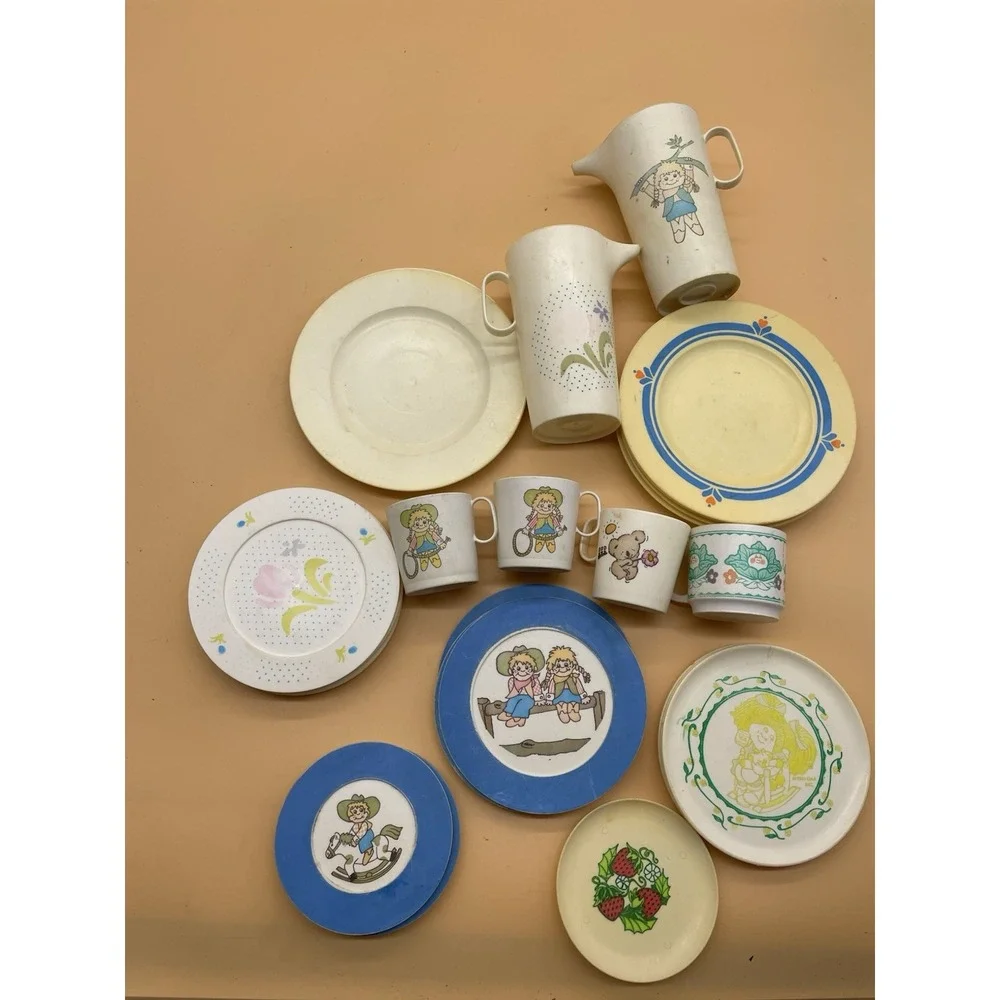 VINTAGE CHILDRENS PLAY TEA‎ PARTY SET PLATES CUPS CABBAGE PATCH KIDS & CHILTON